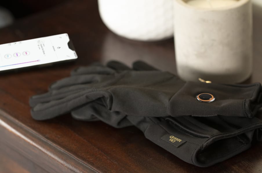 Smart Heated Gloves & Socks - Quanta Vici